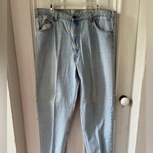 Vintage Levi 550s tapered leg, 40x32. Orange tab!